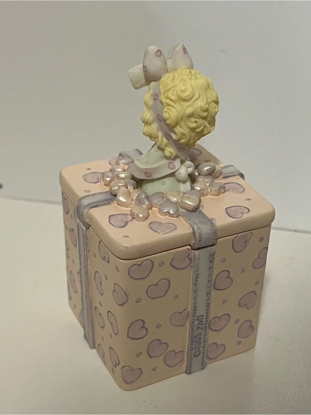 Previous Moments “A Mom’s Love Is The Best Gift Of All” trinket box